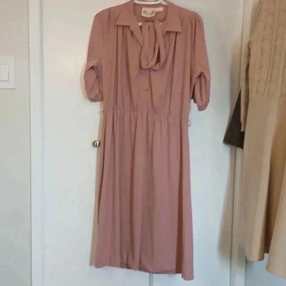 Dresses & Skirts - Beautiful  pink vintage dress
